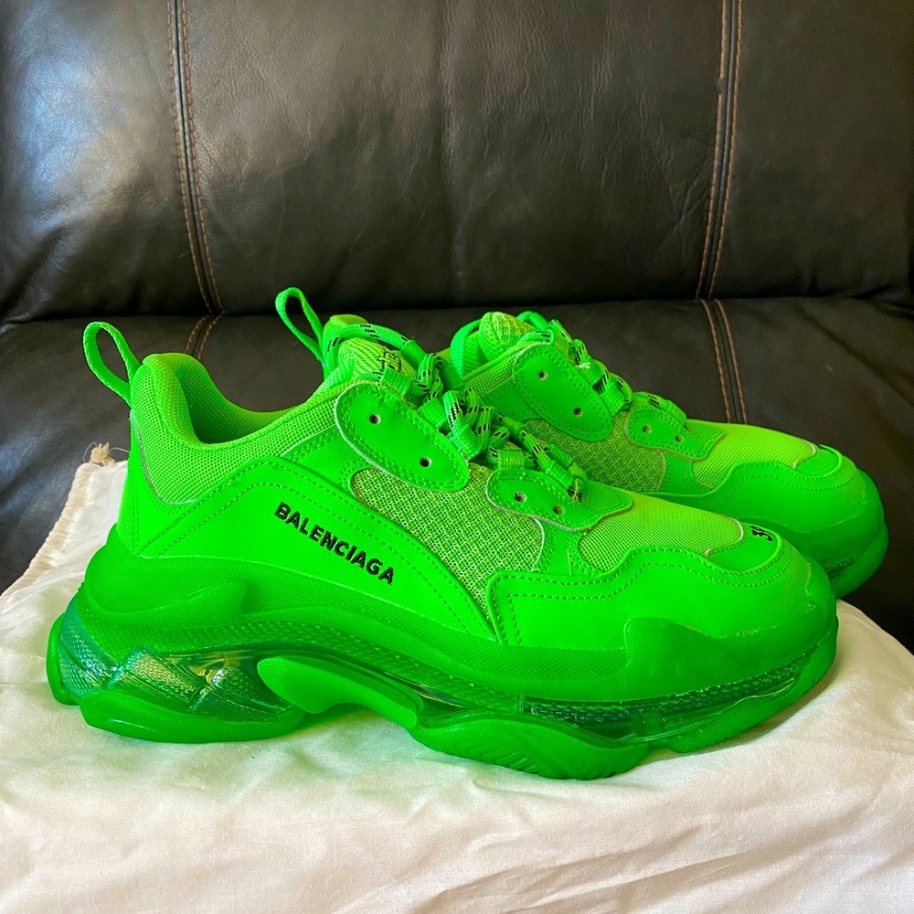 Balenciaga Triple S Neon Green Clear Soles Shipping in original box - Picture 3 of 15